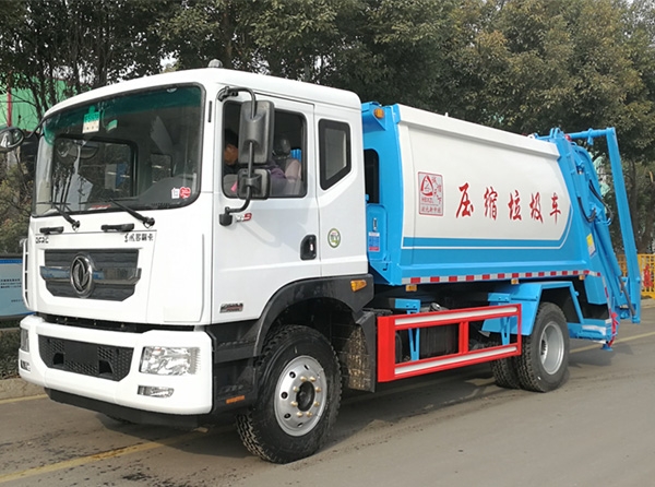 東風(fēng)壓縮式垃圾車(chē)