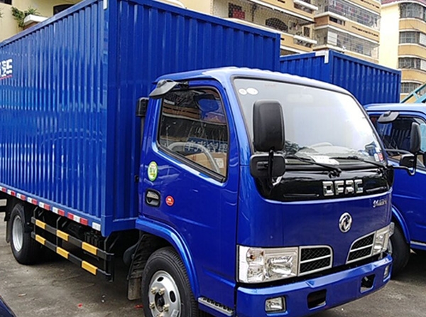 東風(fēng)型廂式運(yùn)輸車(chē)