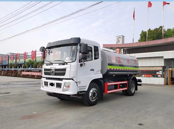 12方灑水車(chē)
