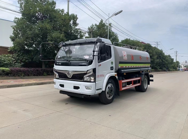 東風(fēng)灑水車(chē)
